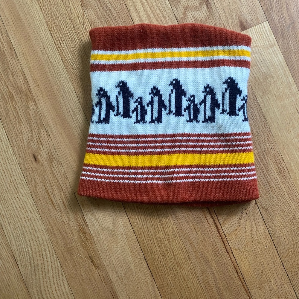 Multicolor Vintage Knit Hat with Penguin Design